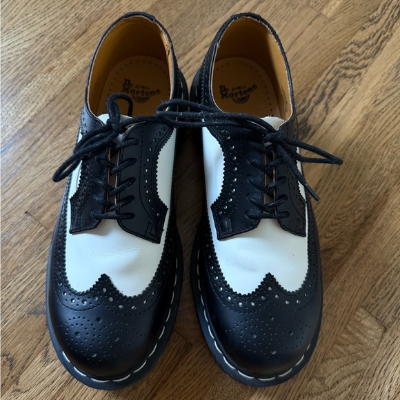 Doc Martens Platform Oxford Shoes - Picture 2 of 4